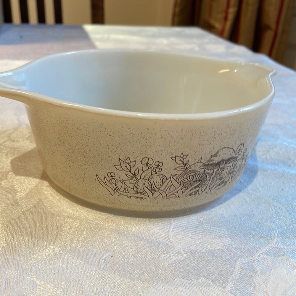 Pyrex Forest Fancies 472 B small casserole
